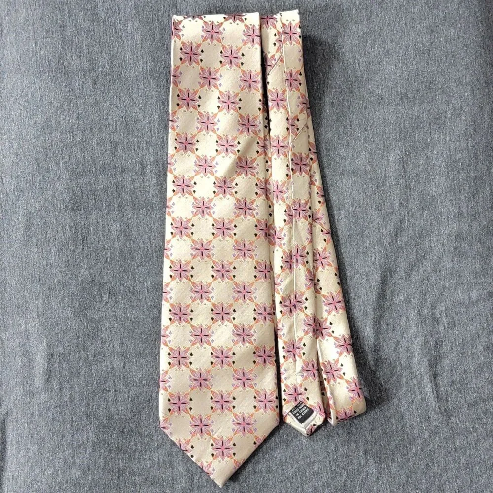 Steve Harvey Collection Tie Beige Lilac Geometric Silk Hand Made Necktie 62 x 4